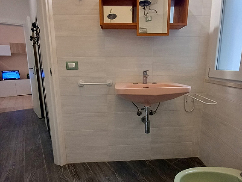 170 24-bagno-v1 170 24-bagno-v1