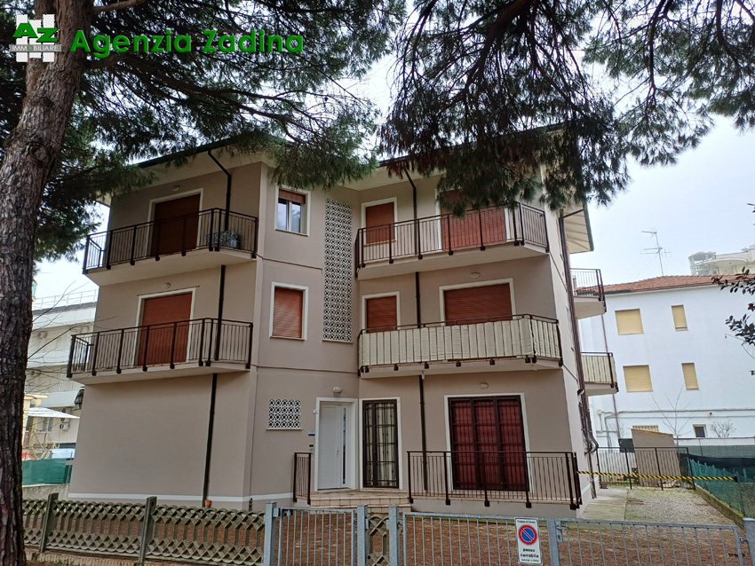 170 29-esterno- 170 29-esterno-